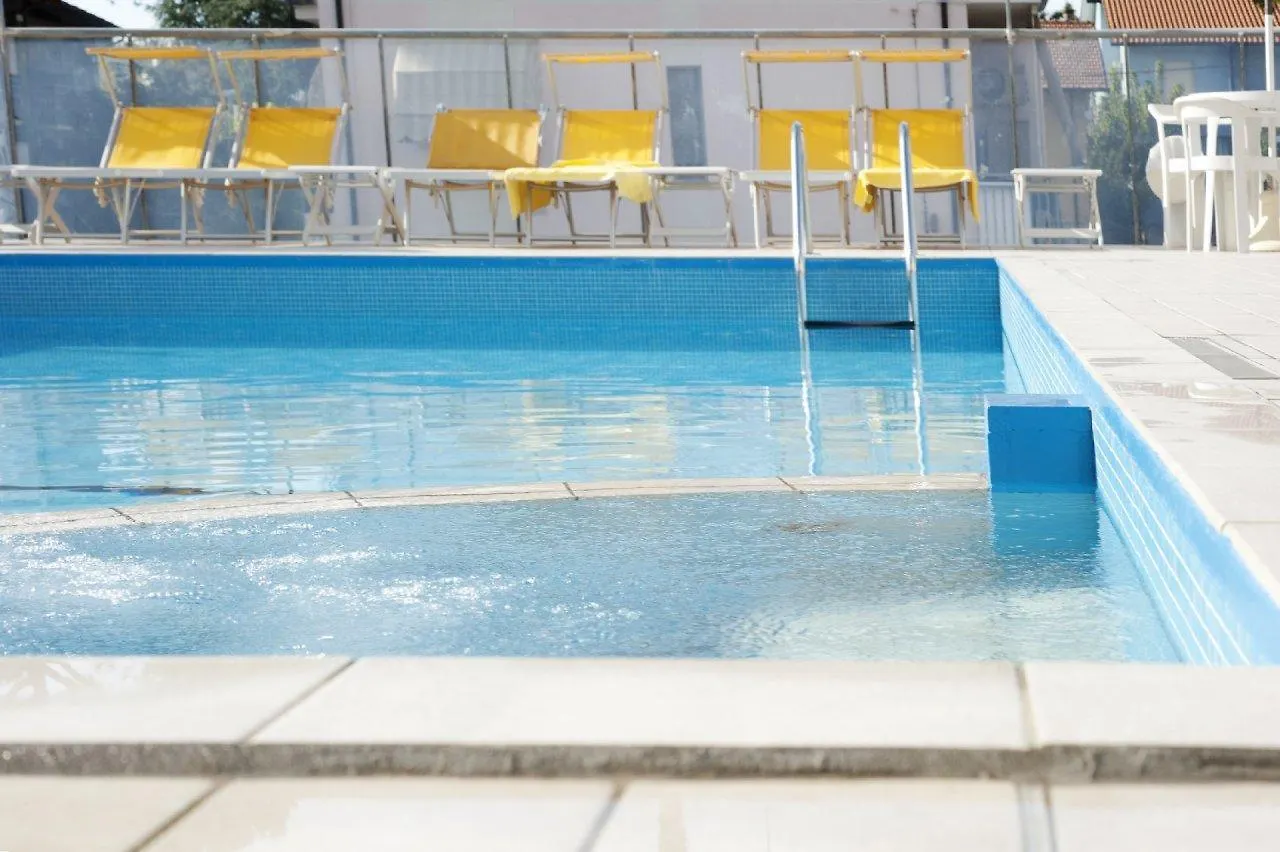 Hotel Giunchi Cervia 3*,